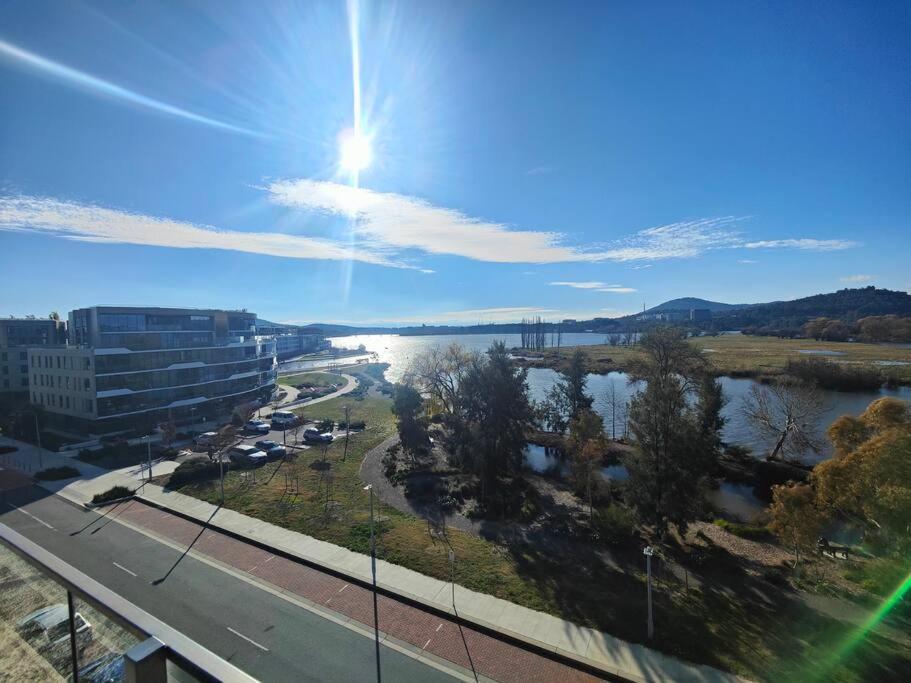 Lakeside Apartment, Walking Distance To Foreshore Kingston Kültér fotó